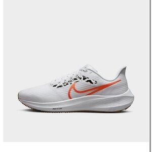 WOMEN'S NIKE PEGASUS 39 RUNNING SHOES / size 7.5